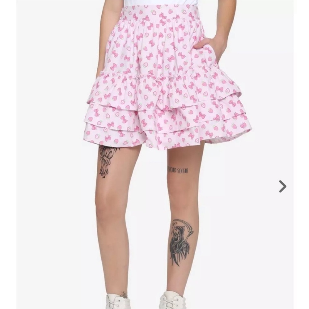 Hot Topic Strawberry & Bows Petticoat Pink Flounce Mini Skirt Elastic Waist